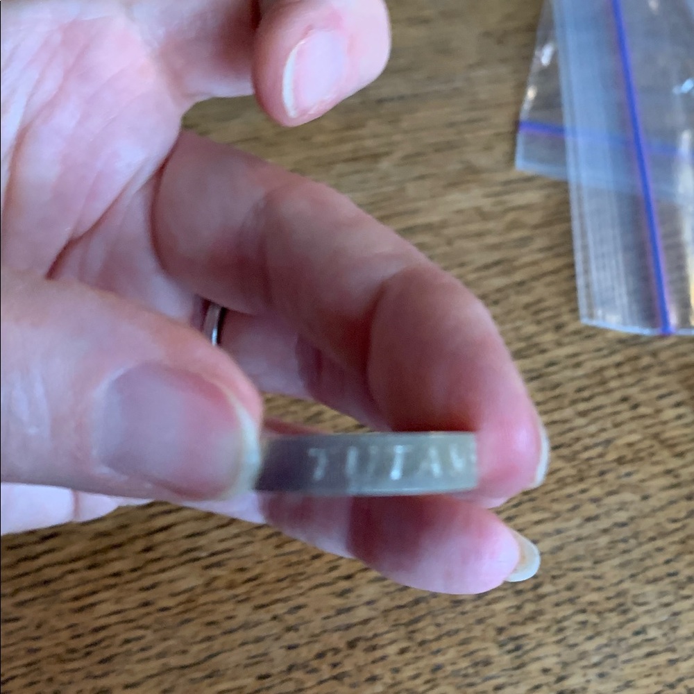 United Kingdom Royal mint one pound in case - Picture 7 of 8